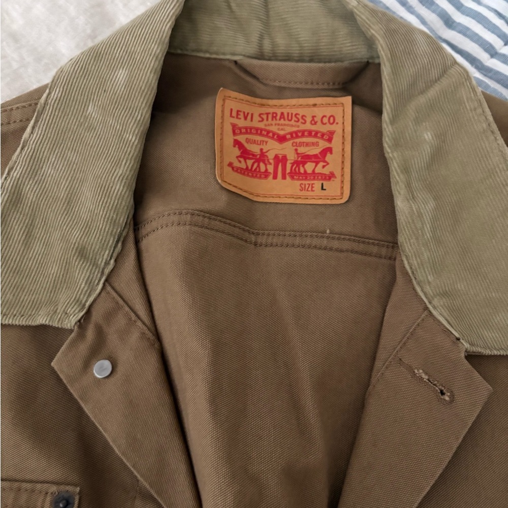 Levi's Men's Relaxed Fit Stock Demin Trucker Jack - Picture 4 of 7